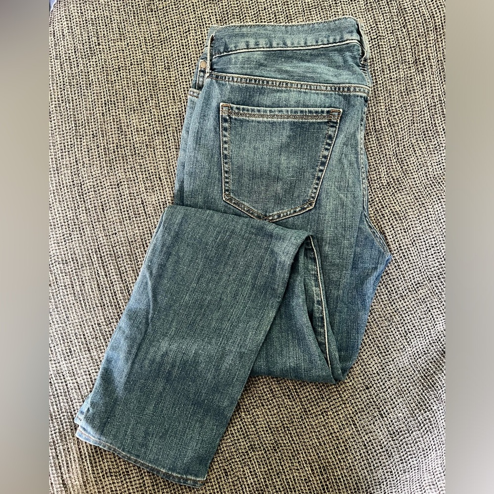 EUC Eddie Bauer women’s slim fit/boyfriend jeans - light wash, size 10